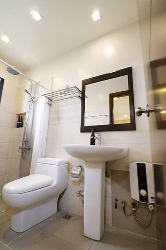 Bathroom 3, Hassaram Courtyard, Dumaguete City