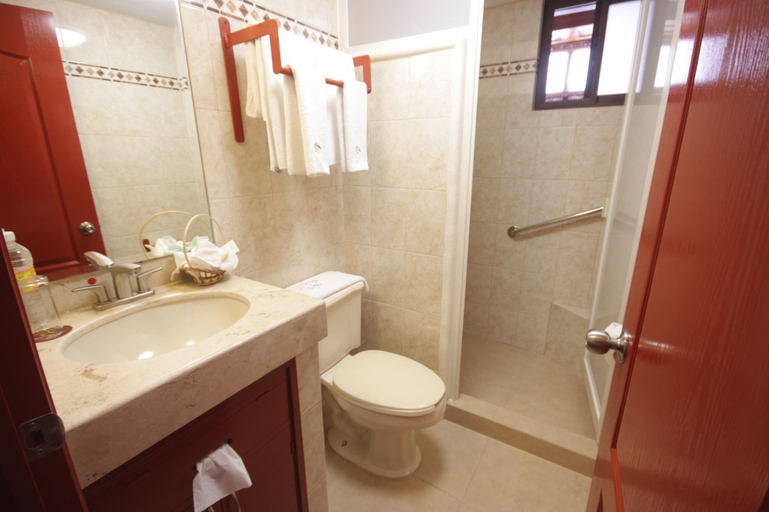 Bathroom 4, Hotel Santa Regina, Guanajuato