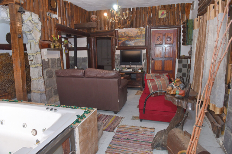 Bathroom, Bet Hahalukim