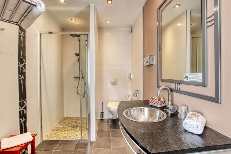 Bathroom 3
