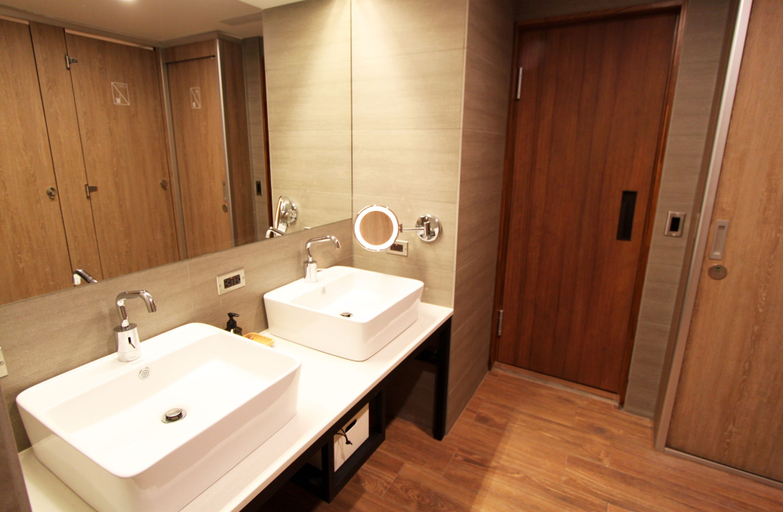 Bathroom 4, Daan Park Hotel - Hostel, Taipei City