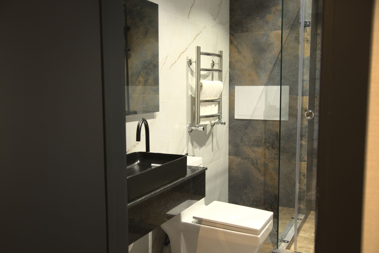 Bathroom 4, UNIQUE Airport Hotel, Tashkent City