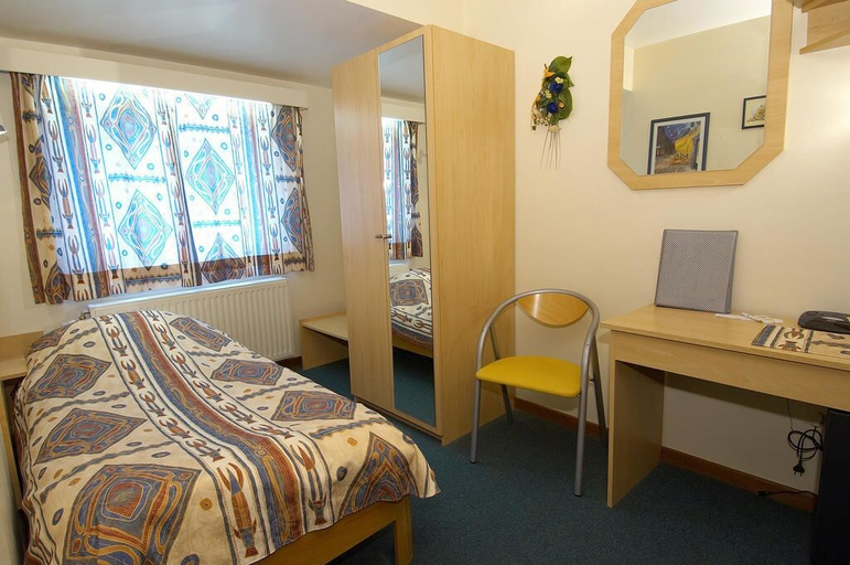 Bedroom 4, Hotel Apollo, Limburg
