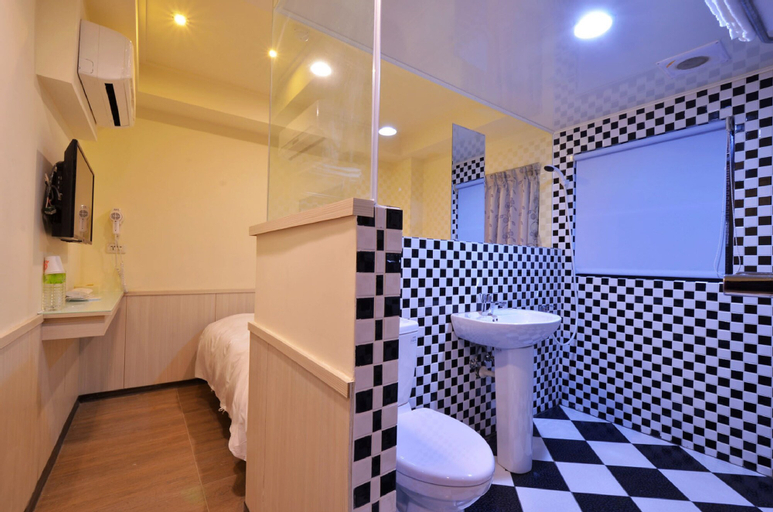 Bedroom 4, Galaxy Mini Inn, Taipei City