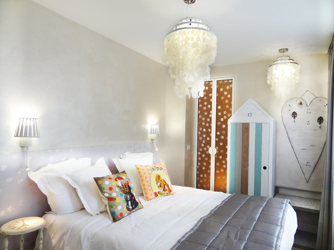 Bedroom 3, Le Pavillon, Paris