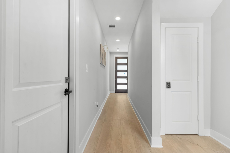 Others 5, Villa De Briley, Houston