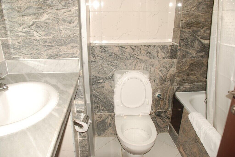 Bathroom 4, Newton Park Hotels Annex, AbujaMun