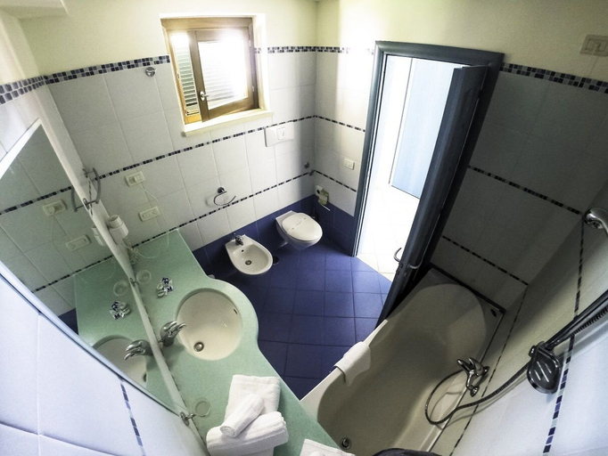 Bathroom, Villaggio Club Baia di Dino, Cosenza