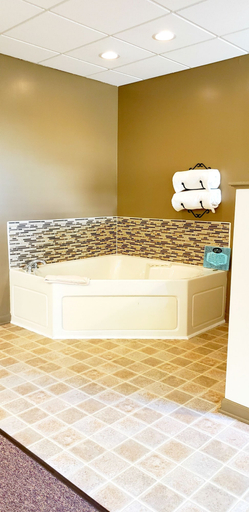 Bathroom 4, Lodging on the Square, Holmes