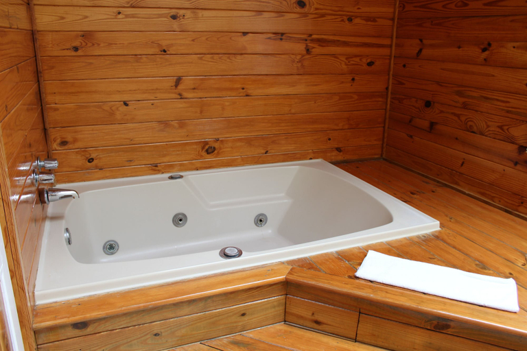 Bathroom, Sand Castle Village, Craven