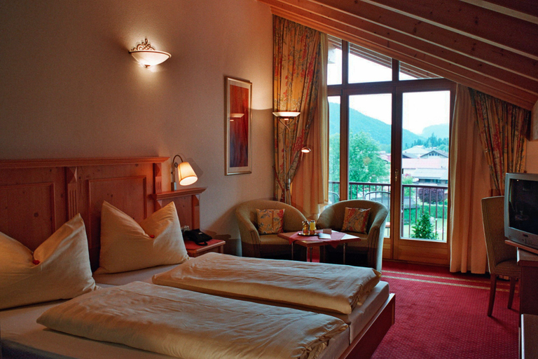 Bedroom 3, Hotel Goldener Stern, Hallein