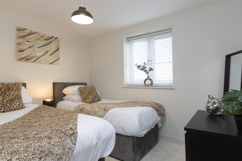Bedroom 5, 8 Avery Gardens, Darlington