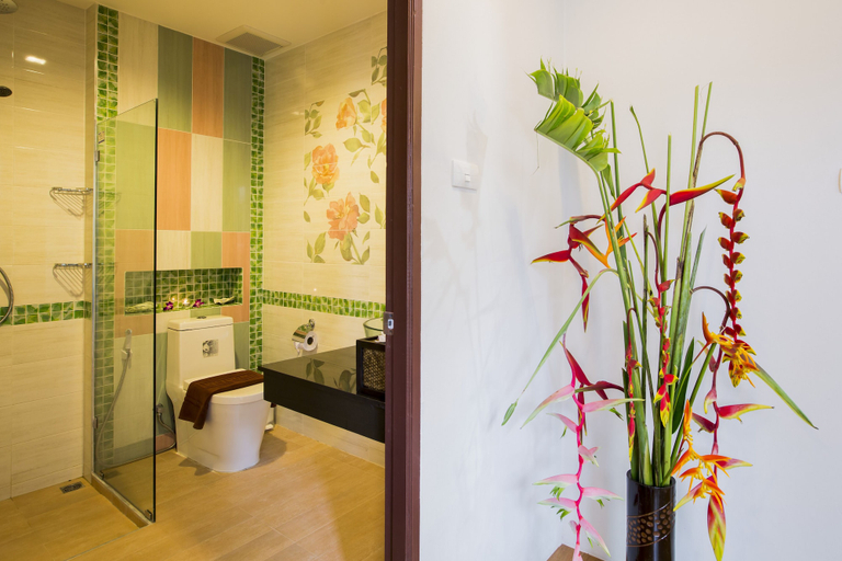 Bathroom 4, Irawan House, Mueang Krabi