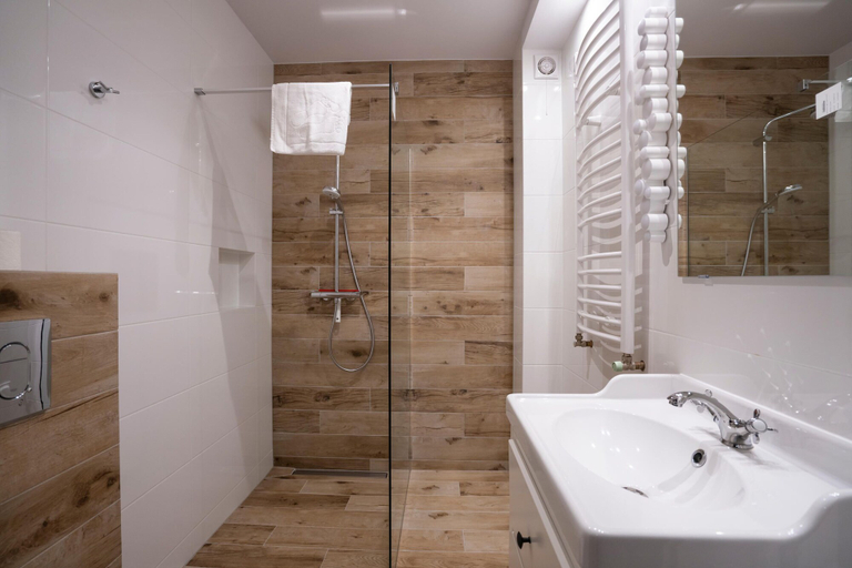 Bathroom 4, RentPlanet - Apartament Schroniskowa, Jelenia Góra