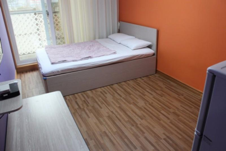 Yongin Everleeum Pension, Gwangju