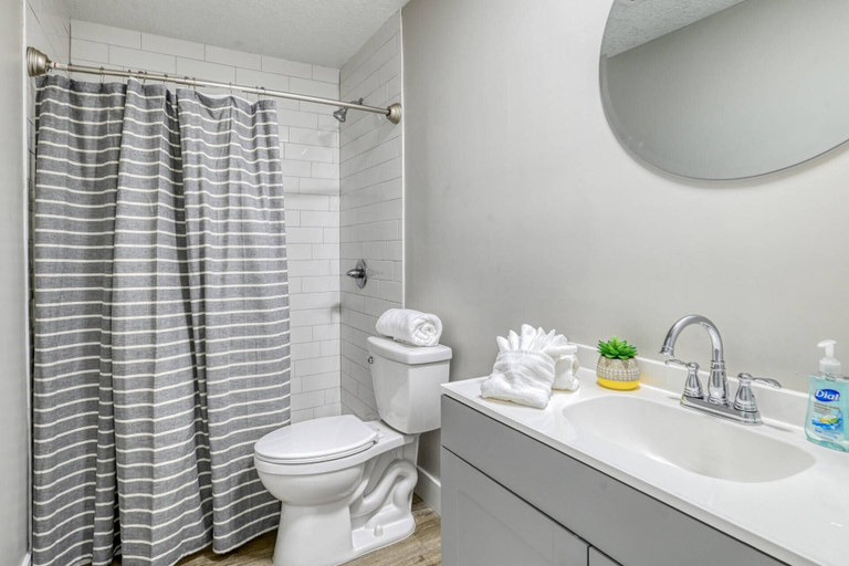 Bathroom, Anastasia Adventure 2, Saint Johns