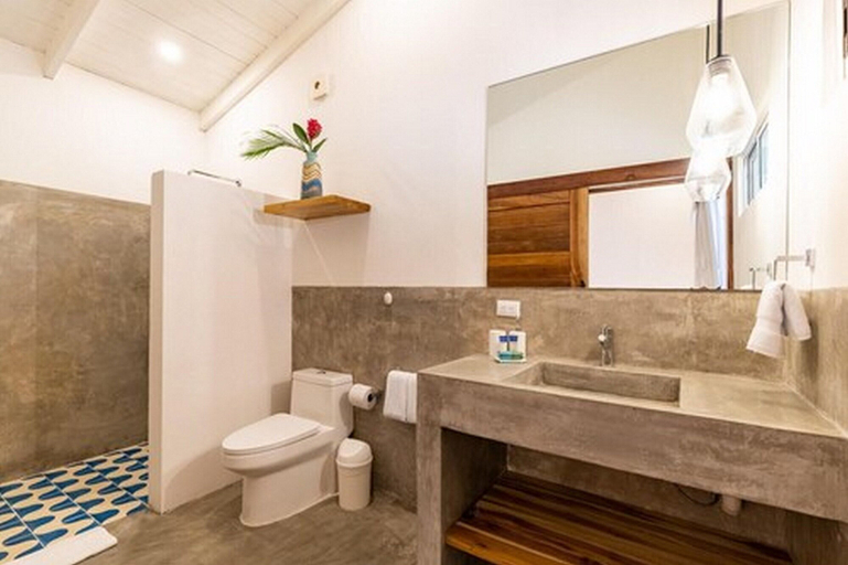 Bathroom 5, Living Hotel, Nicoya