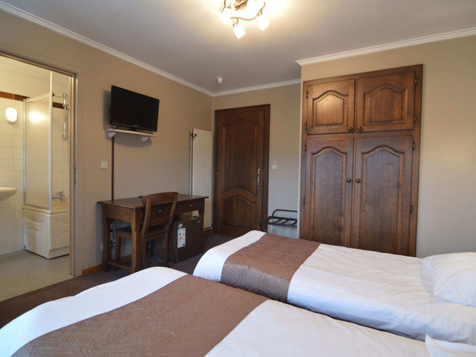 Bedroom 3, Large and Spacious Holiday Home for Large Groups, Liège
