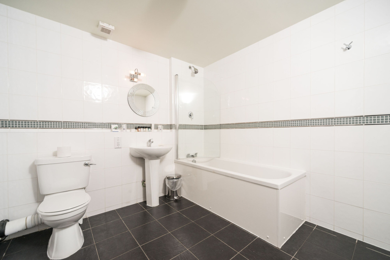 Bathroom 4, Sure Hotel by Best Western Aberdeen, Aberdeen