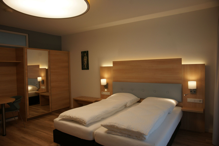 Bedroom 2, Leister Apparthotel, Diepholz