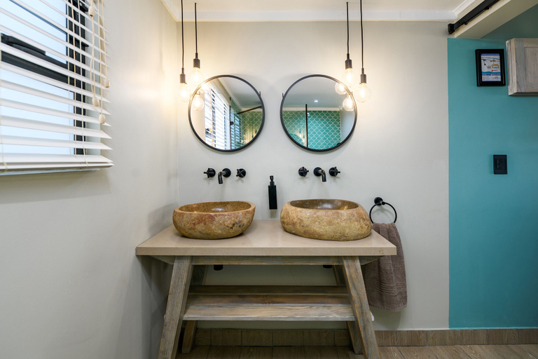 Bathroom 4, San Martinho Hotel, Bilene