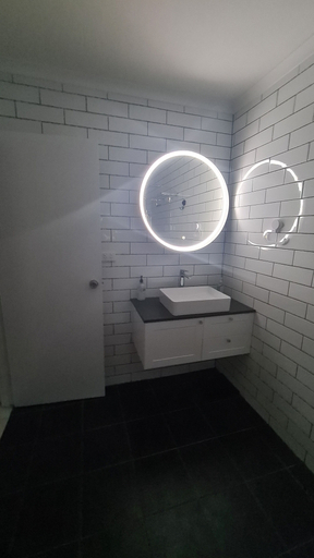 Bathroom 4, Emthree Seaside Apartments, North Ward-Castle Hill