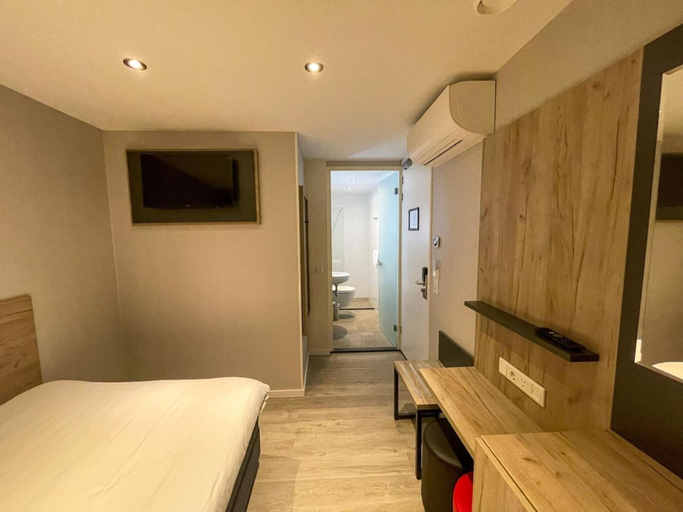 Bedroom 2, Joy Hotel, Amsterdam