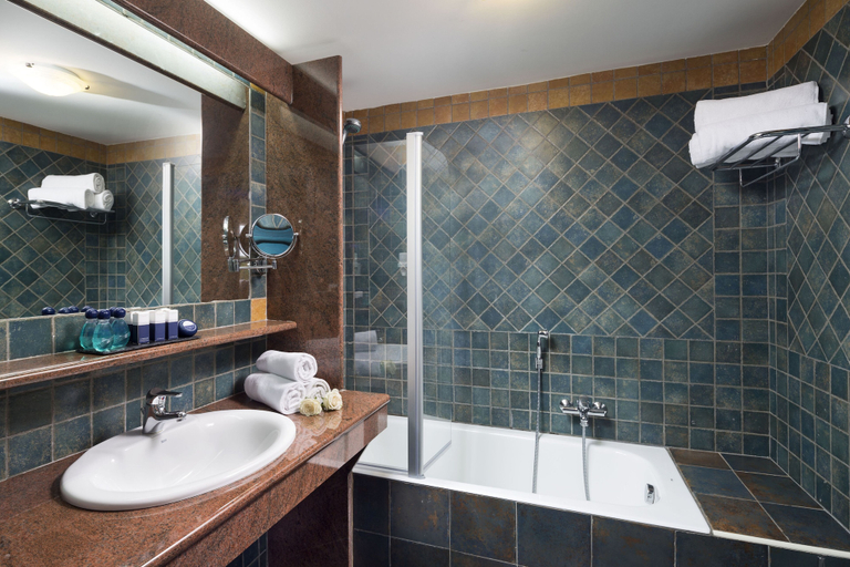 Bathroom 4, I Giardini di Cala Ginepro Hotel Resort, Nuoro