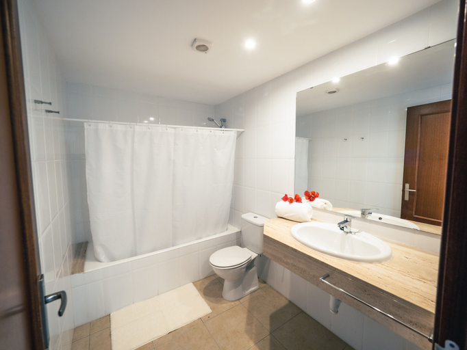 Bathroom 2, Apartamentos Prope Mare, Baleares