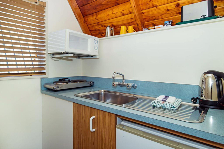 Others 5, Mountain Chalets Motel, Mackenzie