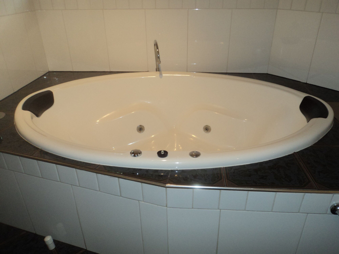 Bathroom 4
