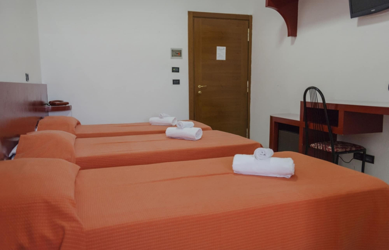 Bedroom 4, Hotel Bizantino, Taranto