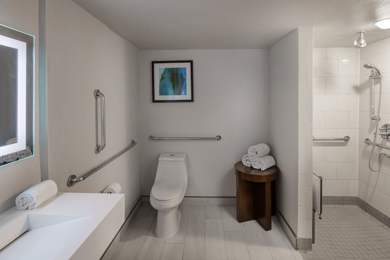 Bathroom 4, Crowne Plaza Phoenix - Chandler Golf Resort by IHG, Maricopa