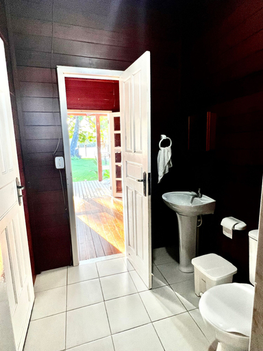Bathroom 3, Vania's Cabin, Barreirinhas