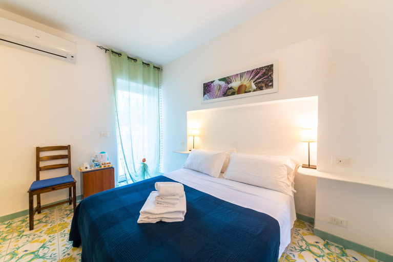 Bedroom 3, Maison Twentyfive, Napoli