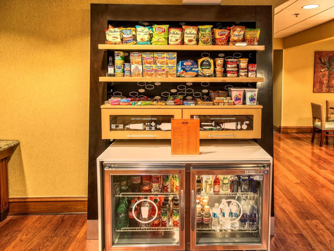 Food & Drinks 2, Hampton Inn Savannah-I-95 North, Chatham
