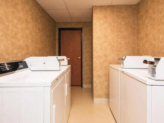 Bathroom 4, La Quinta Inn & Suites by Wyndham Kennewick, Benton