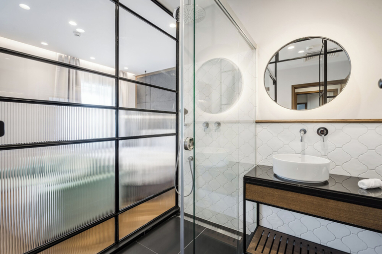 Bathroom 2, Budapest Eye Boutique Suites by BQA, Budapesti