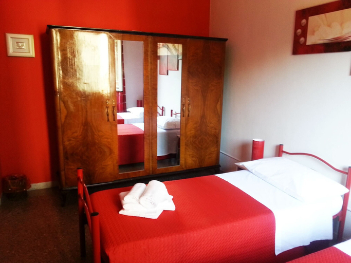 Bedroom 2, B&B Night & Day, Cosenza
