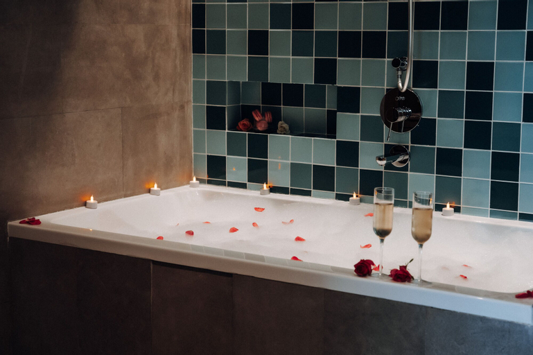 Bathroom 7