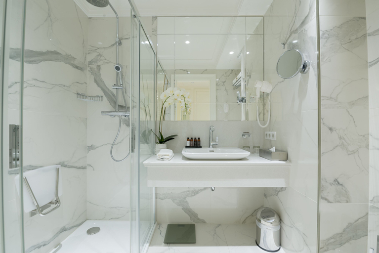 Bathroom 4, Boutique Hotel Corso, Karlovy Vary