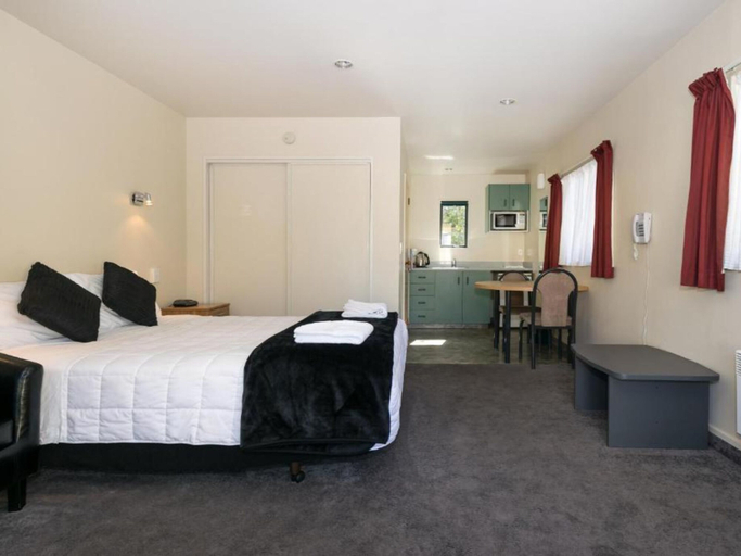 Bedroom 3, Ashleigh Court Motel, Marlborough