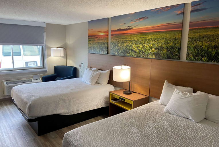 Bedroom 4, Days Inn by Wyndham Ankeny - Des Moines, Polk