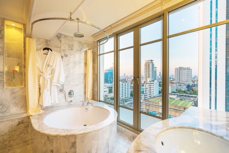 Bathroom 11