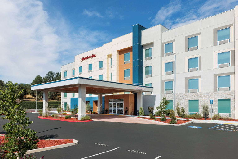Exterior & Views 2, Hampton Inn Oakhurst-yosemite, CA, Madera