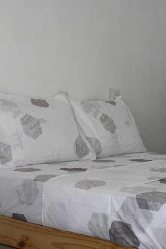 Bedroom 4, Happy Island Inn, Virac