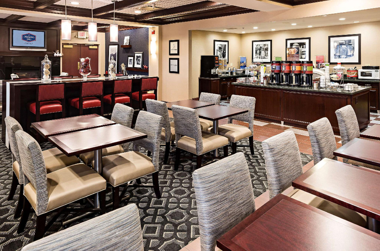 Food & Drinks 5, Hampton Inn Littleton, Grafton