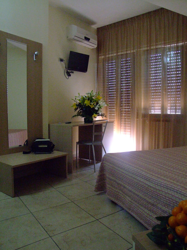 Bedroom 3, Hotel San Luca, Cosenza