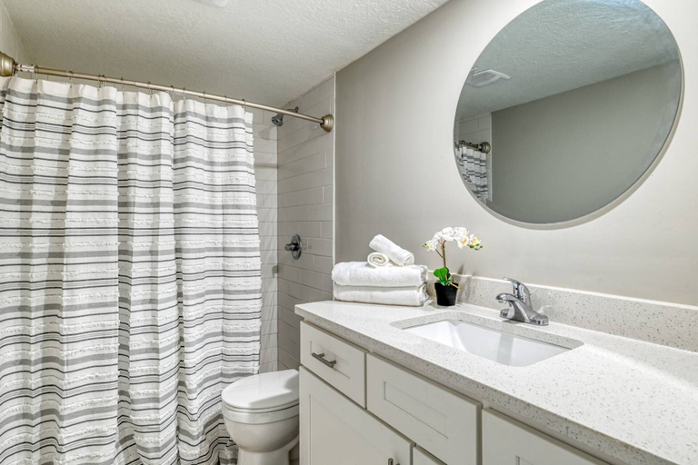 Bathroom, Anastasia Adventure 1, Saint Johns