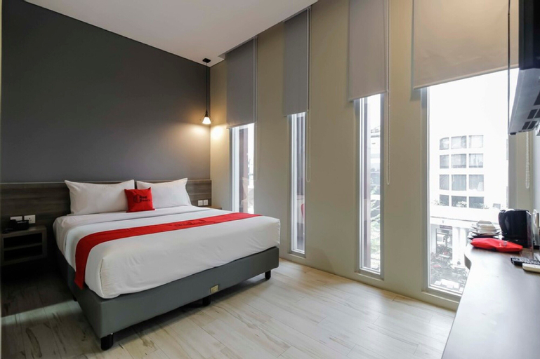 Bedroom 1, RedDoorz Plus near Tebet, South Jakarta